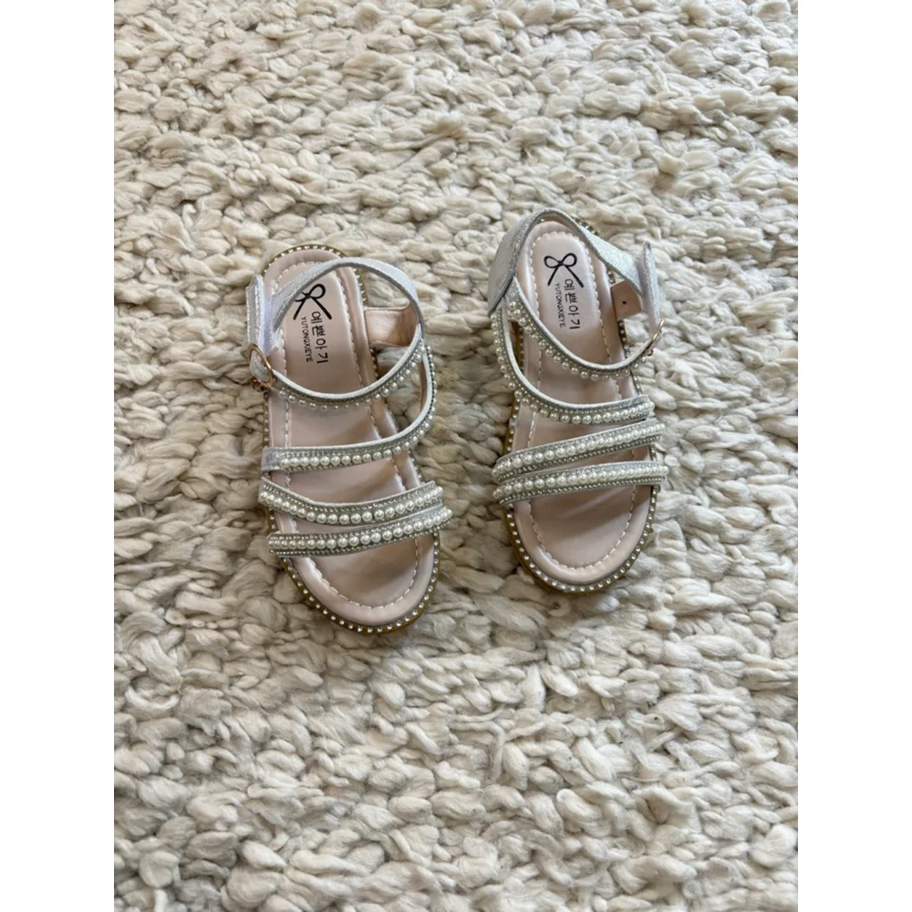 Girls YUTONGXIEYE Silver Pearl Rhinestone Sandals 34 (Little Girl)